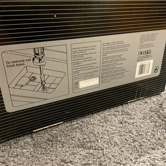 Ertl American Muscle Collectors Edition 1/18th Scale Shelby Cobra 427 Die Cast - Picture 5 of 6